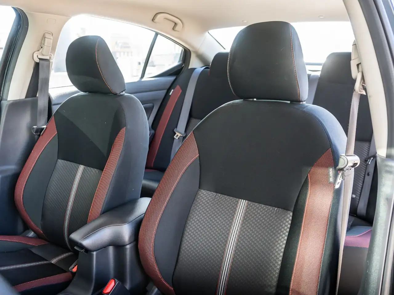 Nissan Versa fotografie Nissan Versa