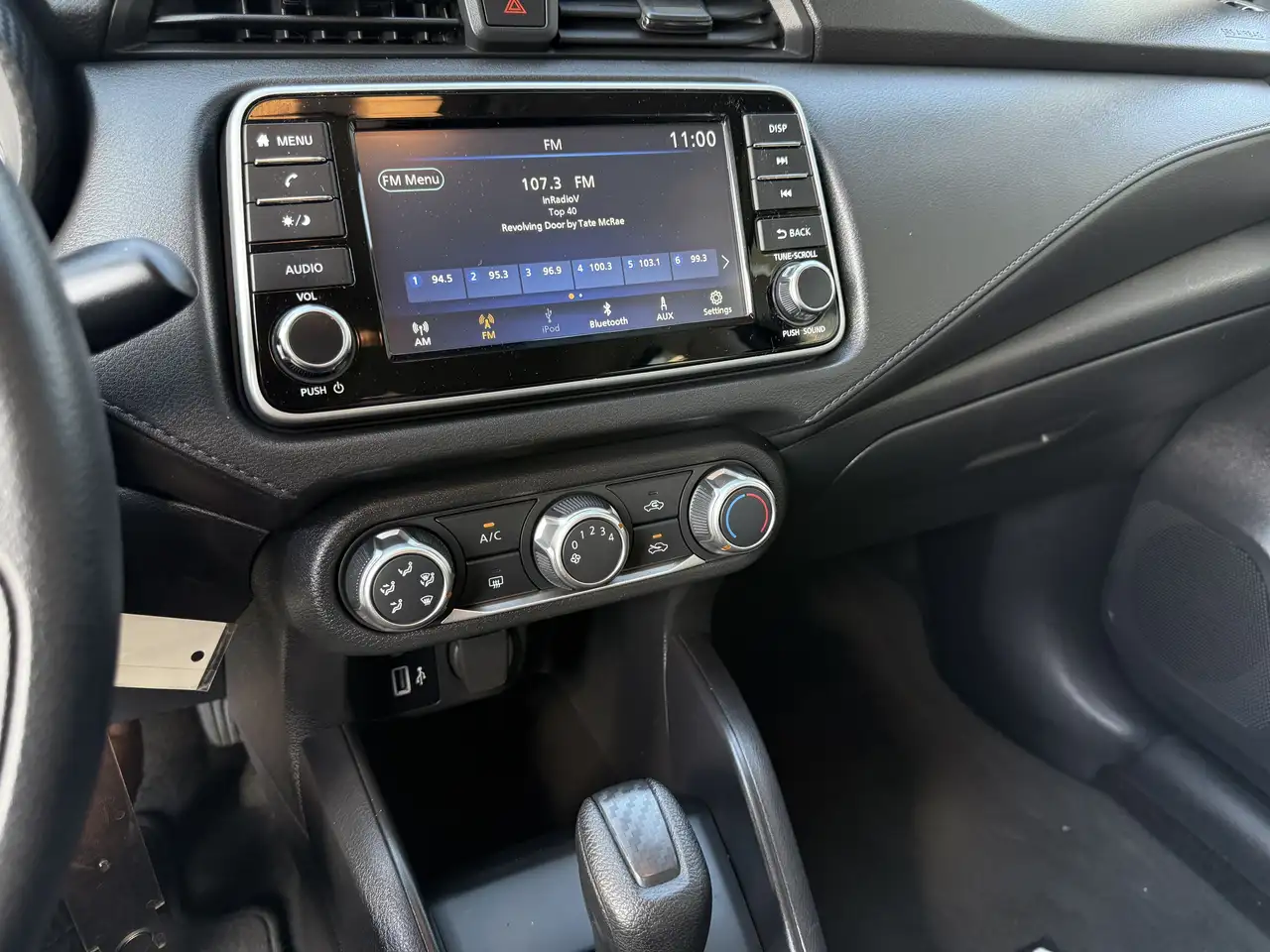 Nissan Versa снимка Nissan Versa