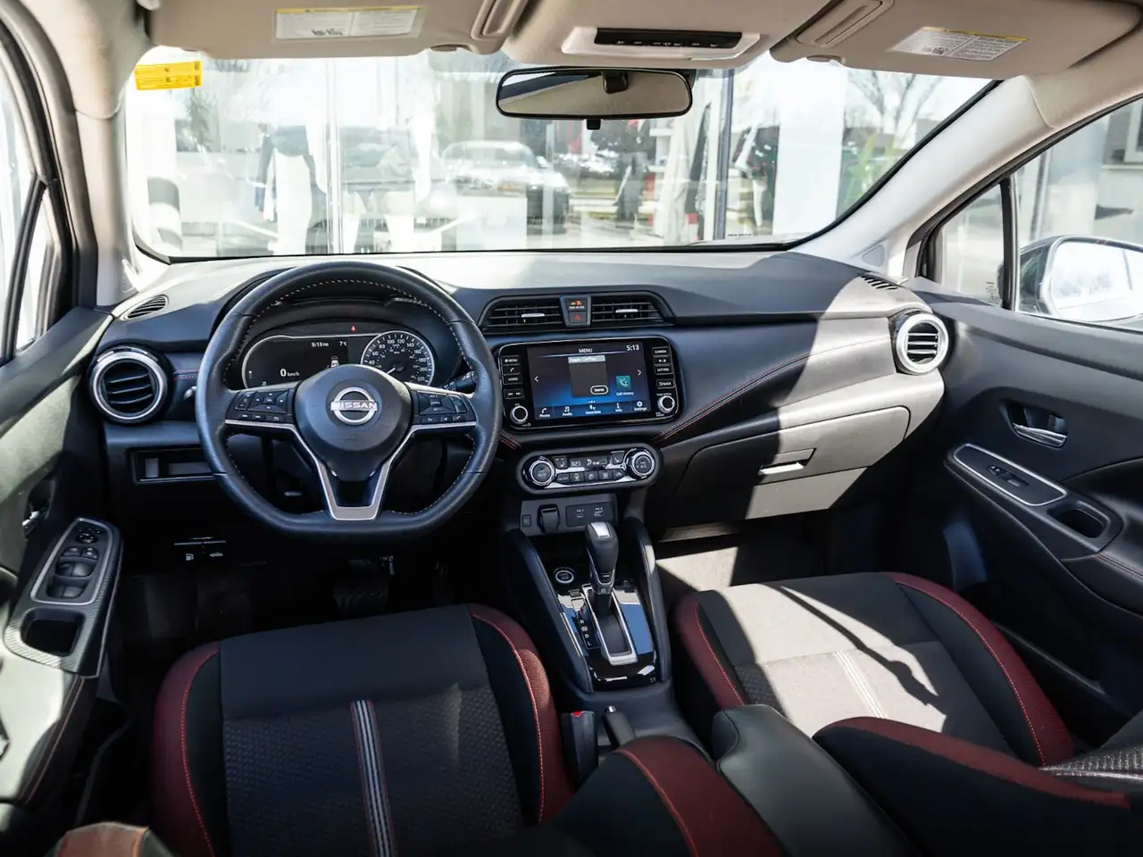 Nissan Versa fotografie Nissan Versa
