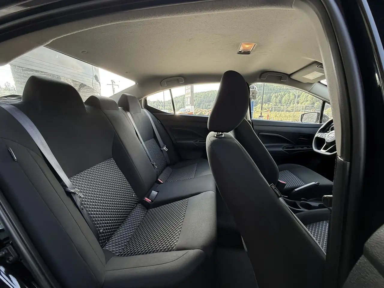 Nissan Versa снимка Nissan Versa