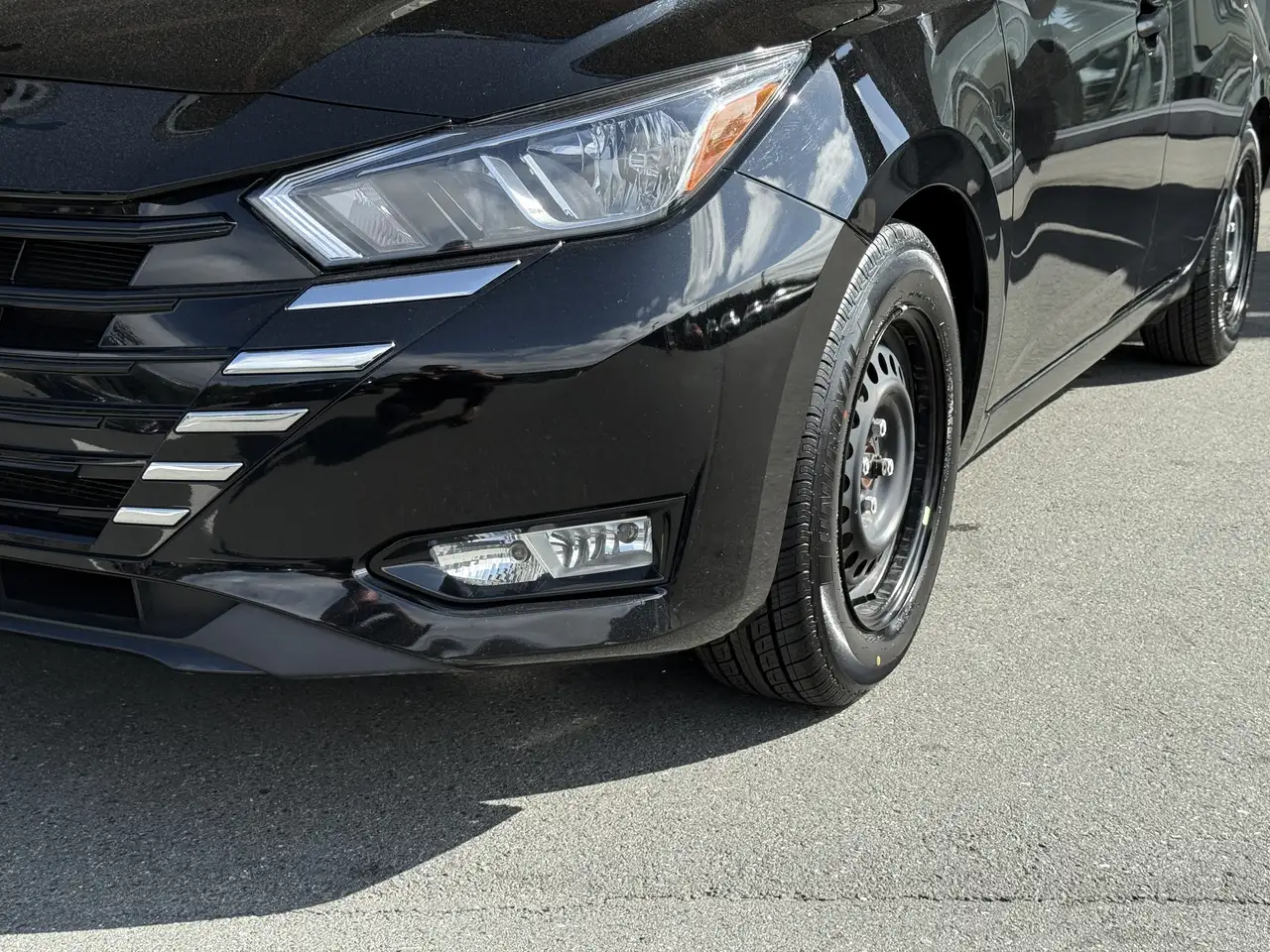 Nissan Versa снимка Nissan Versa