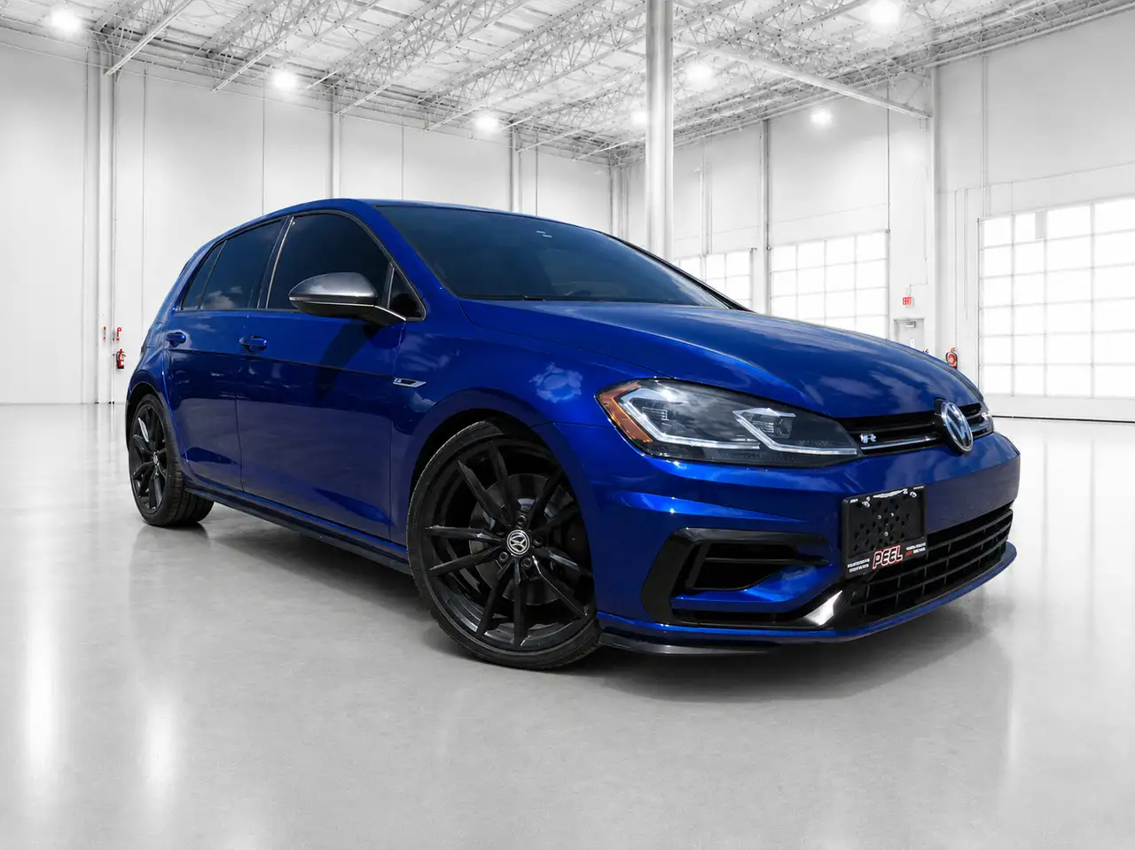 Volkswagen Golf R снимка Volkswagen Golf R