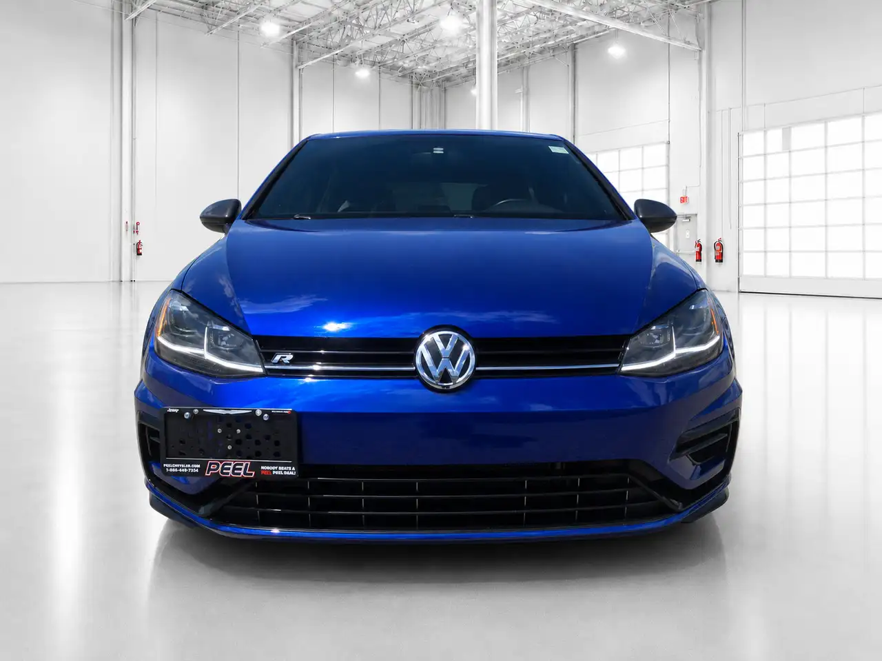 Volkswagen Golf R снимка Volkswagen Golf R