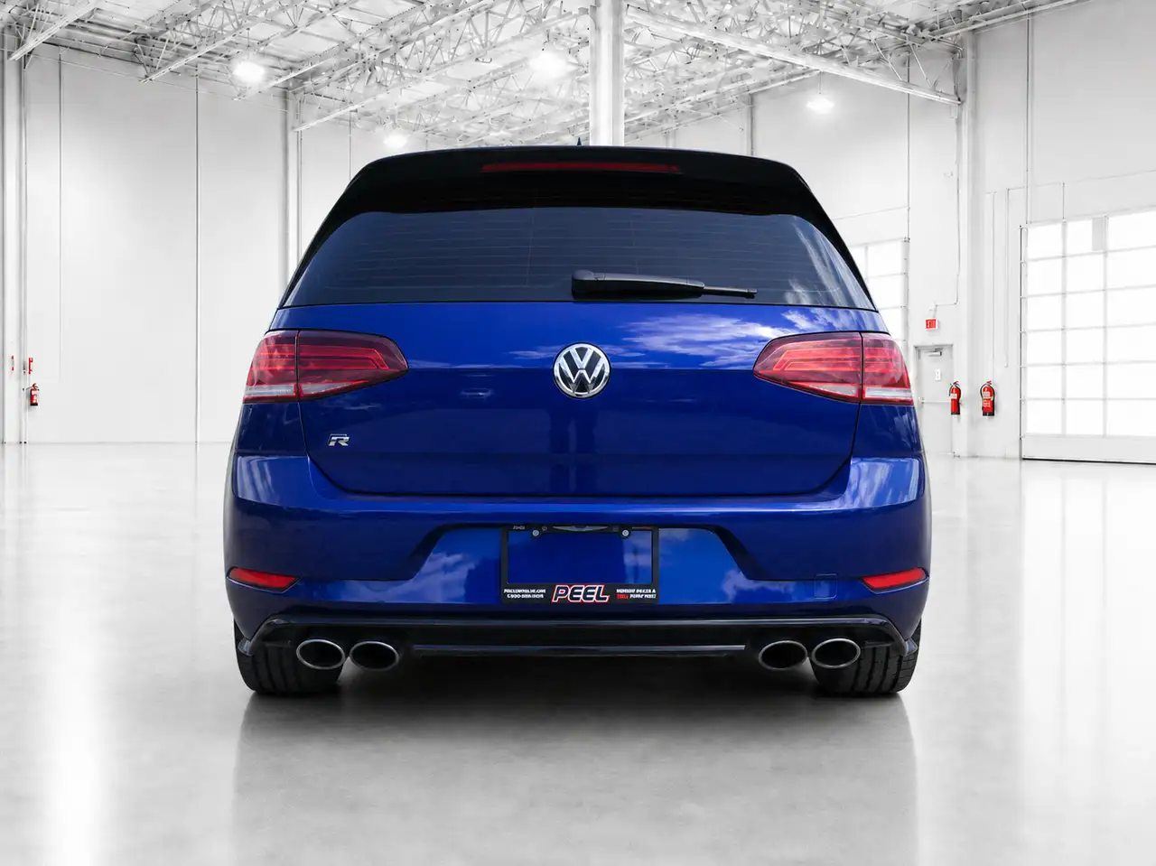 Volkswagen Golf R снимка Volkswagen Golf R