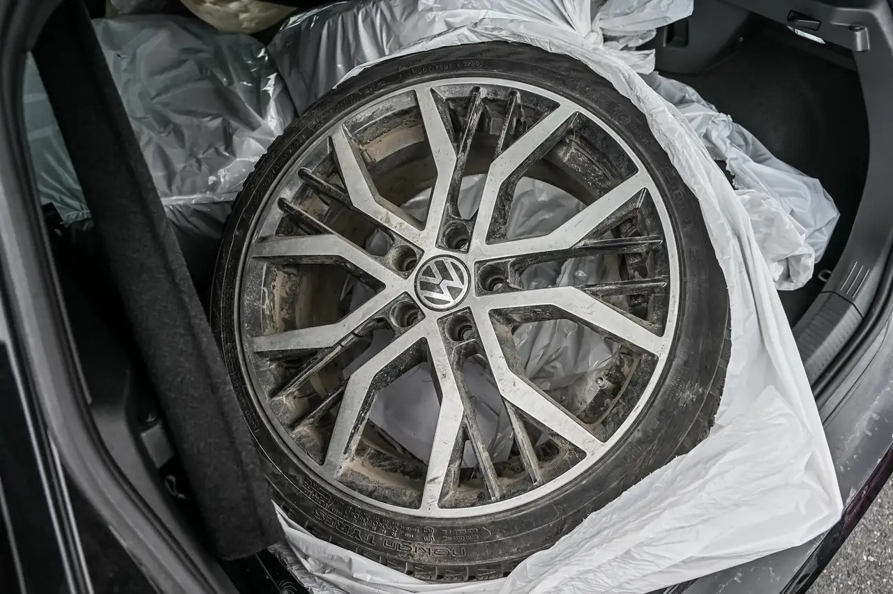 Volkswagen Golf R снимка Volkswagen Golf R