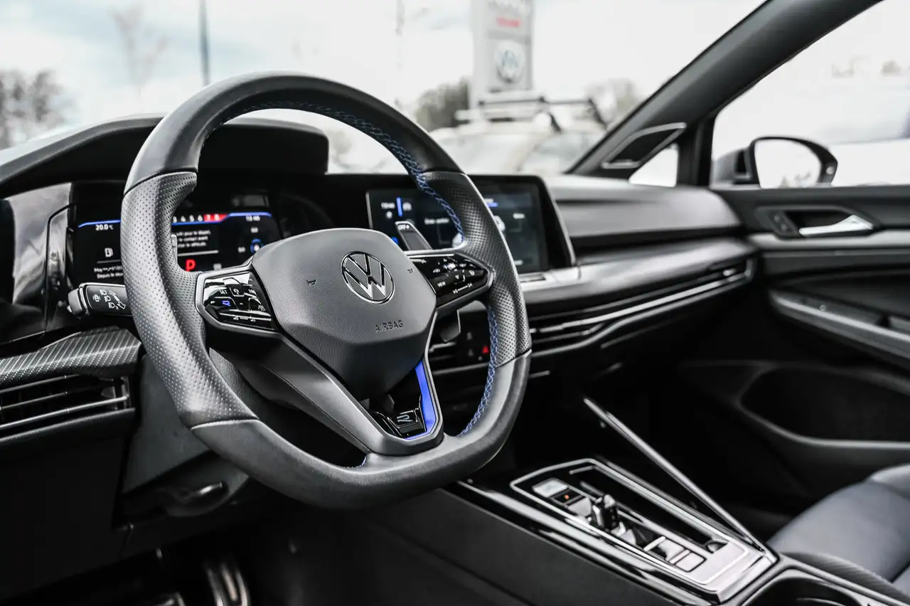 Volkswagen Golf R снимка Volkswagen Golf R