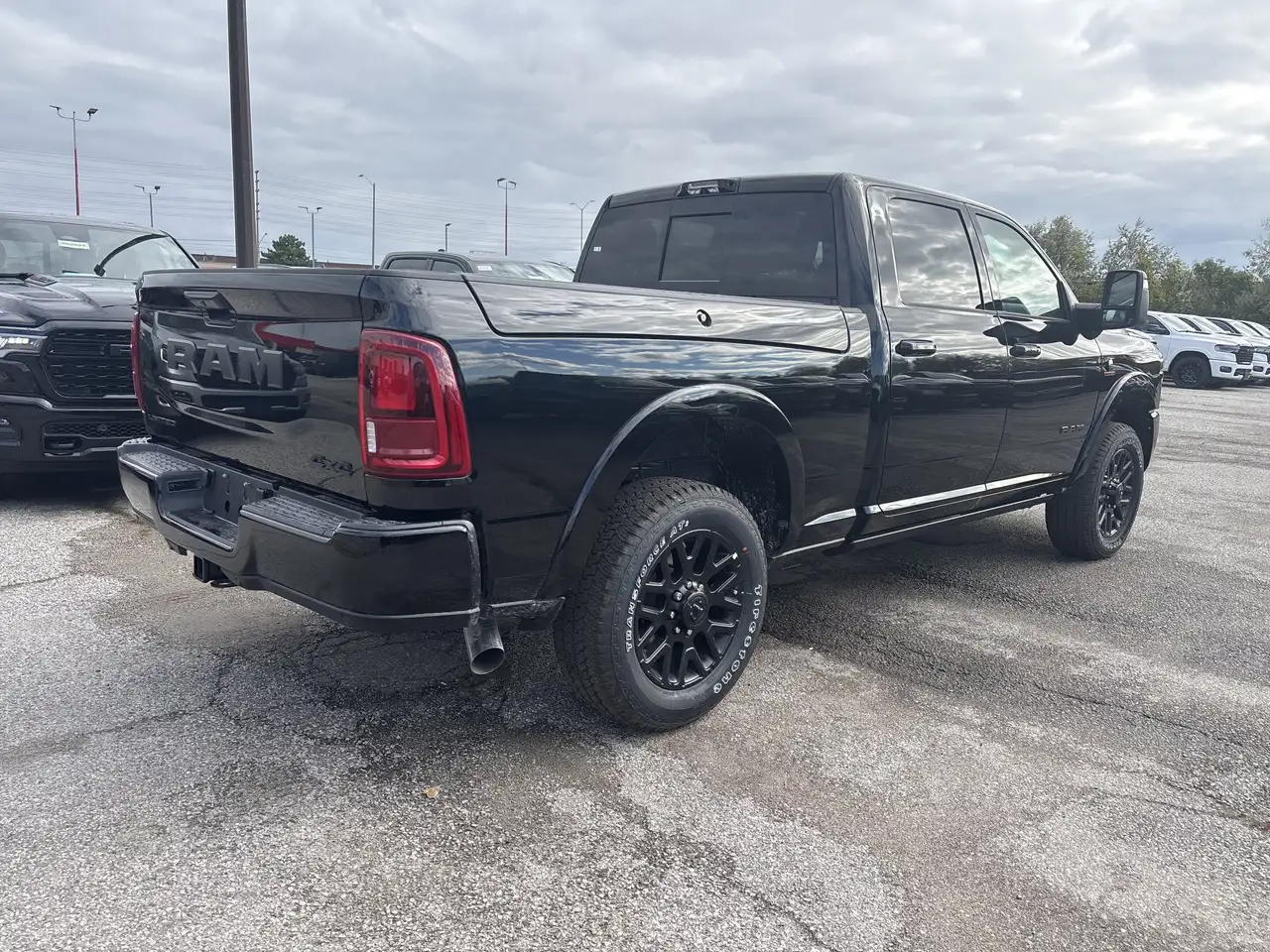 RAM 2500 снимка RAM 2500