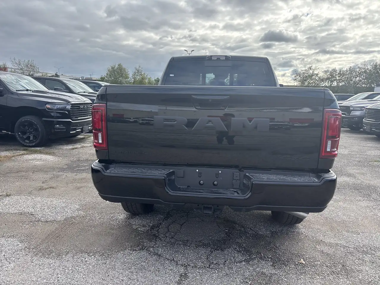 RAM 2500 снимка RAM 2500