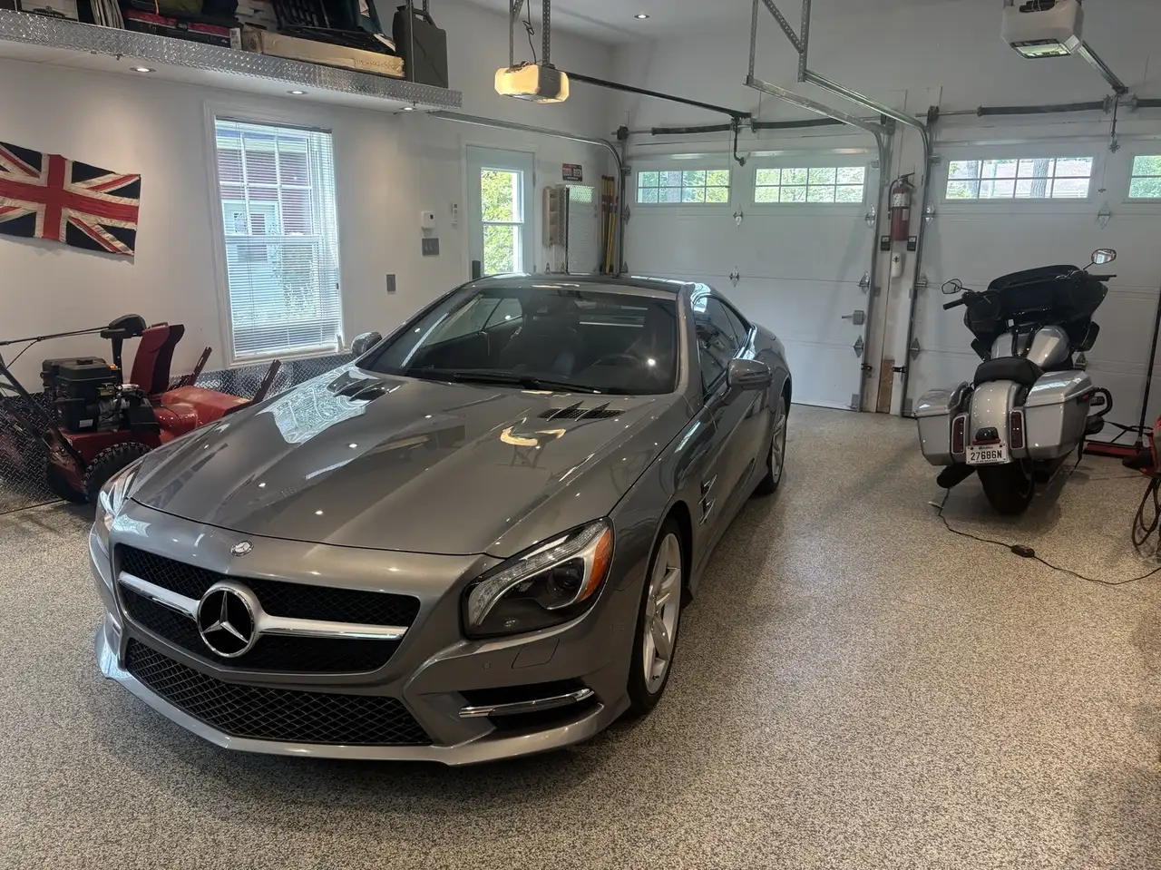 Mercedes-Benz SL снимка Mercedes-Benz SL