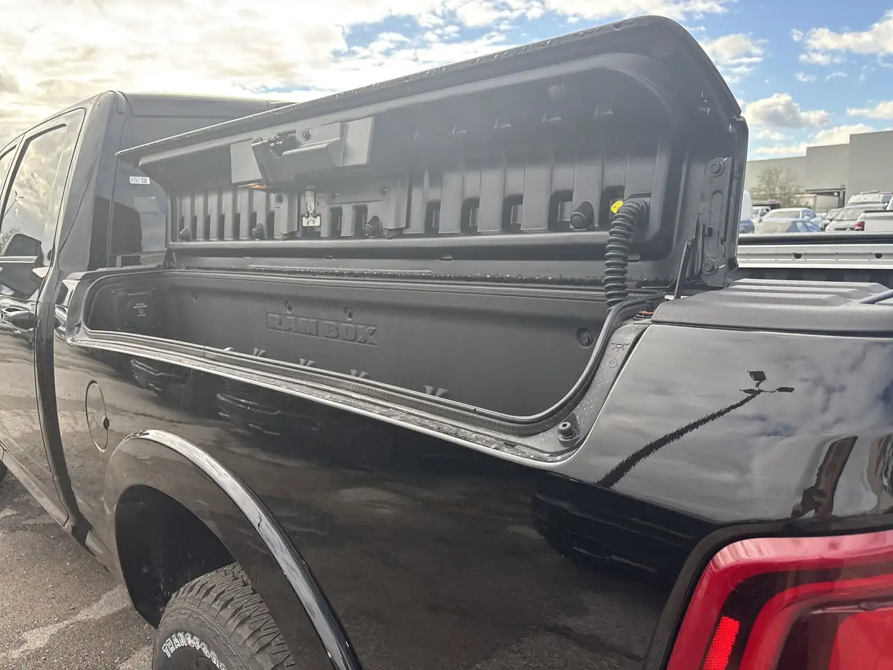 RAM 2500 снимка RAM 2500