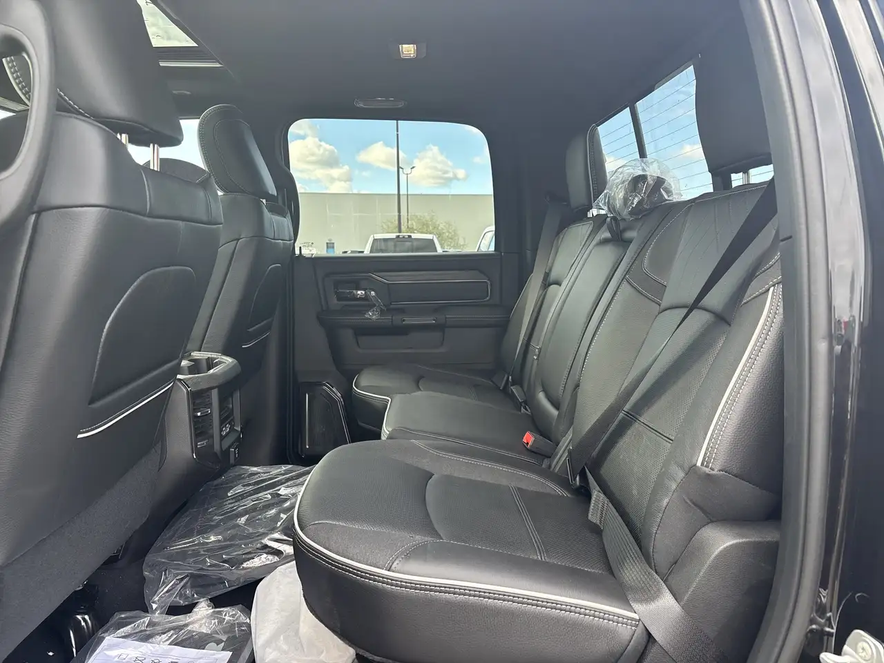 RAM 2500 снимка RAM 2500