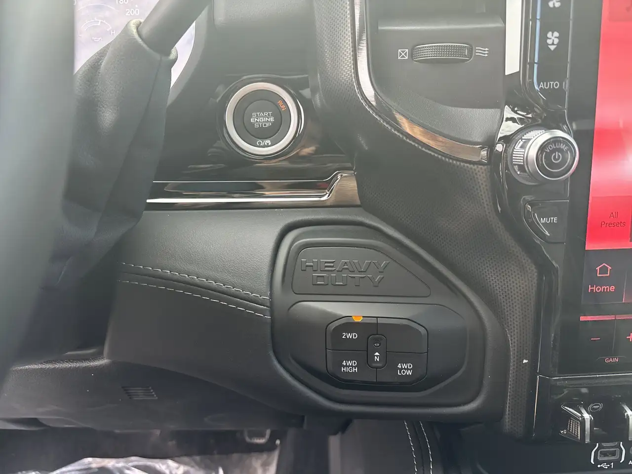 RAM 2500 снимка RAM 2500