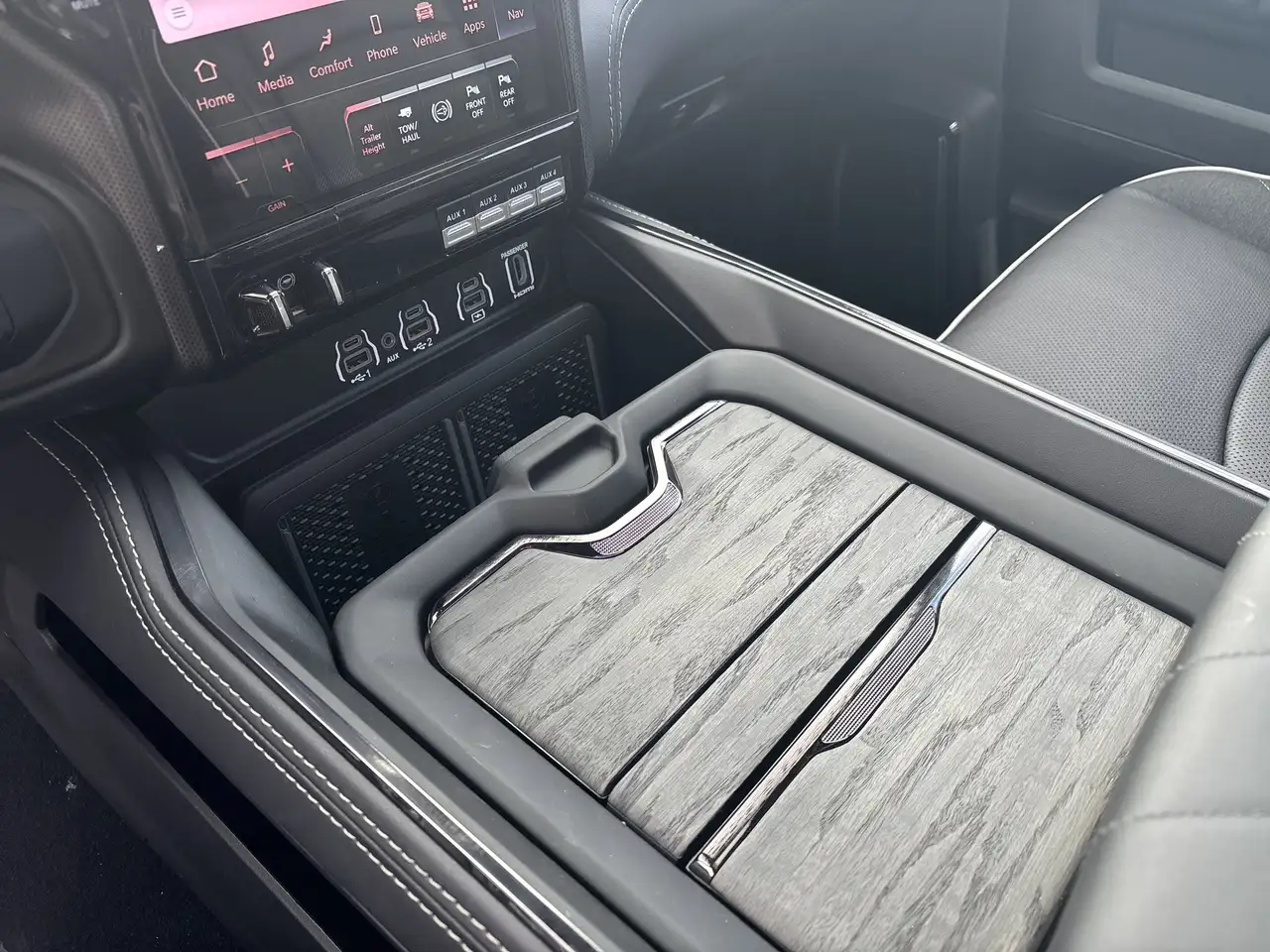 RAM 2500 снимка RAM 2500