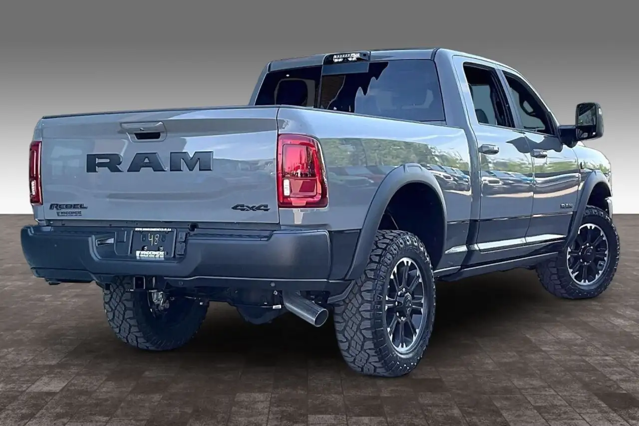 RAM 2500 снимка RAM 2500