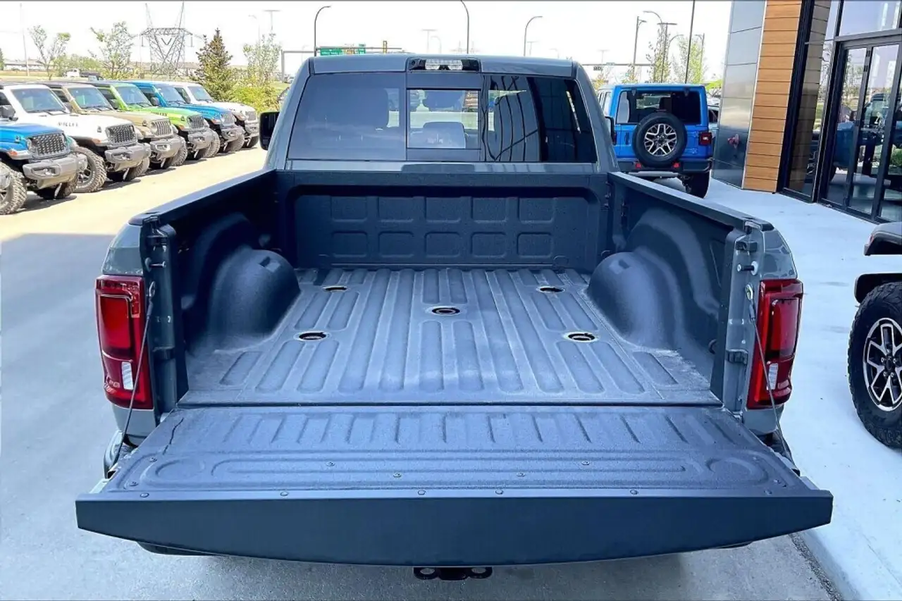 RAM 2500 снимка RAM 2500