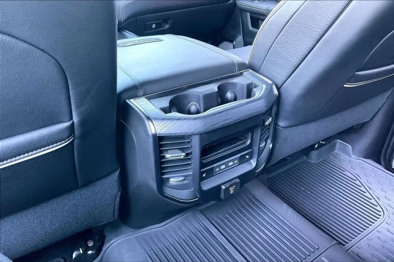 RAM 2500 снимка RAM 2500
