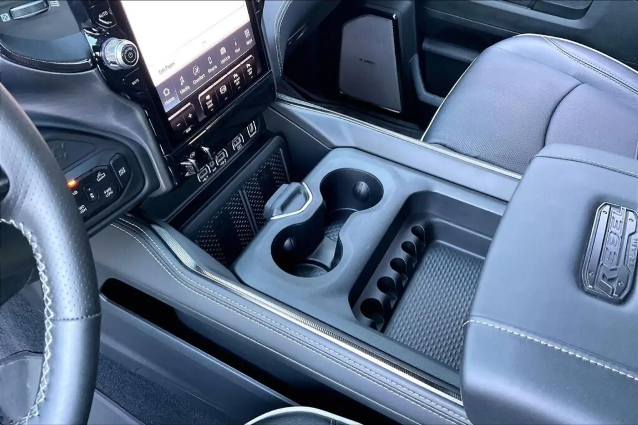 RAM 2500 снимка RAM 2500