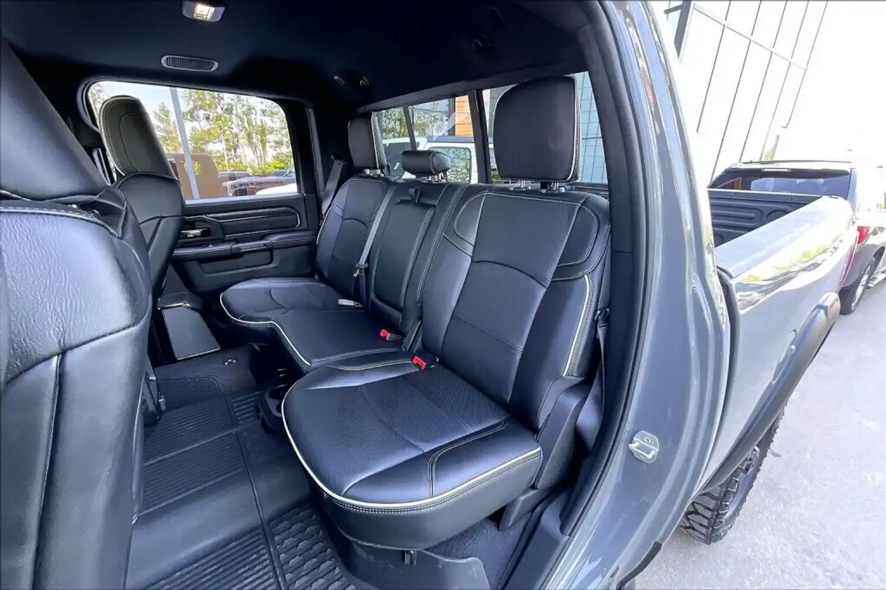 RAM 2500 снимка RAM 2500