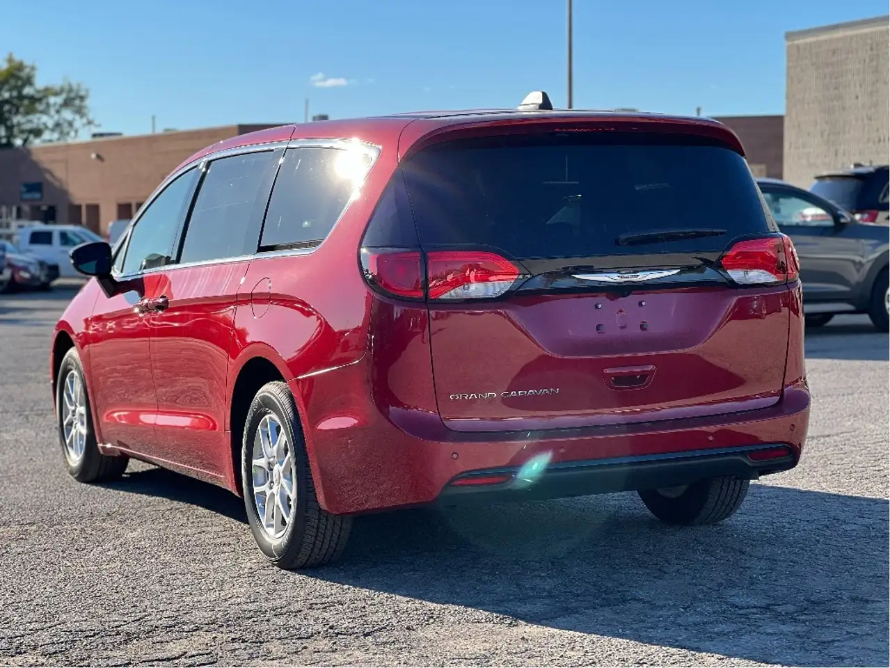 Chrysler Grand Caravan photo Chrysler Grand Caravan