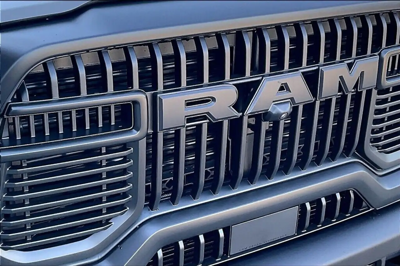 RAM 2500 снимка RAM 2500