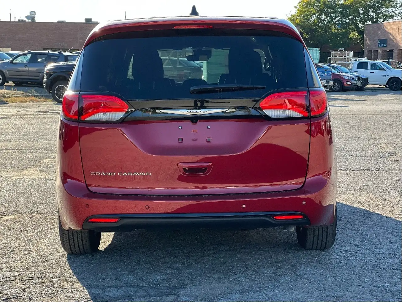 Chrysler Grand Caravan photo Chrysler Grand Caravan