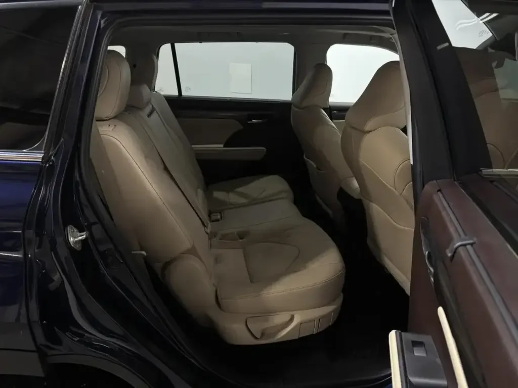 Toyota Highlander photo Toyota Highlander