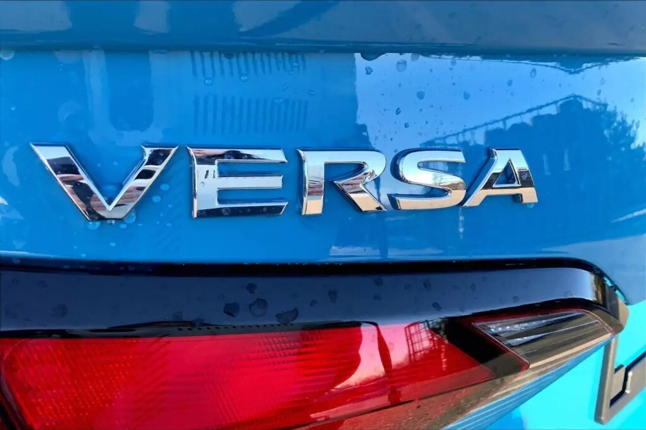 Nissan Versa fotografie Nissan Versa