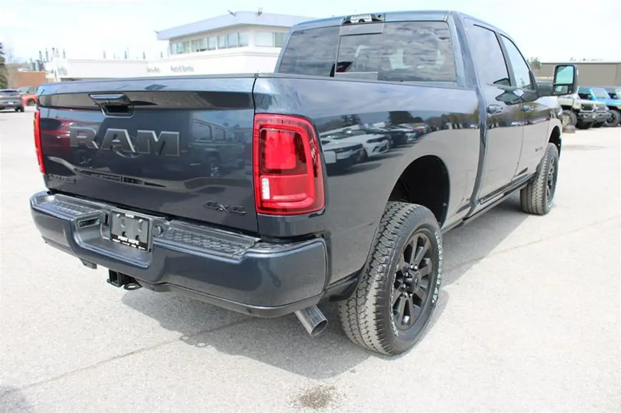 RAM 2500 снимка RAM 2500