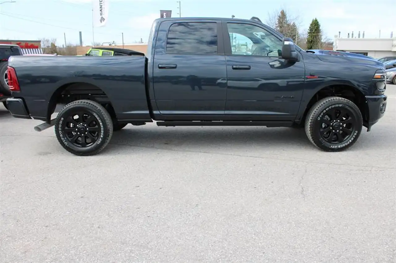 RAM 2500 снимка RAM 2500