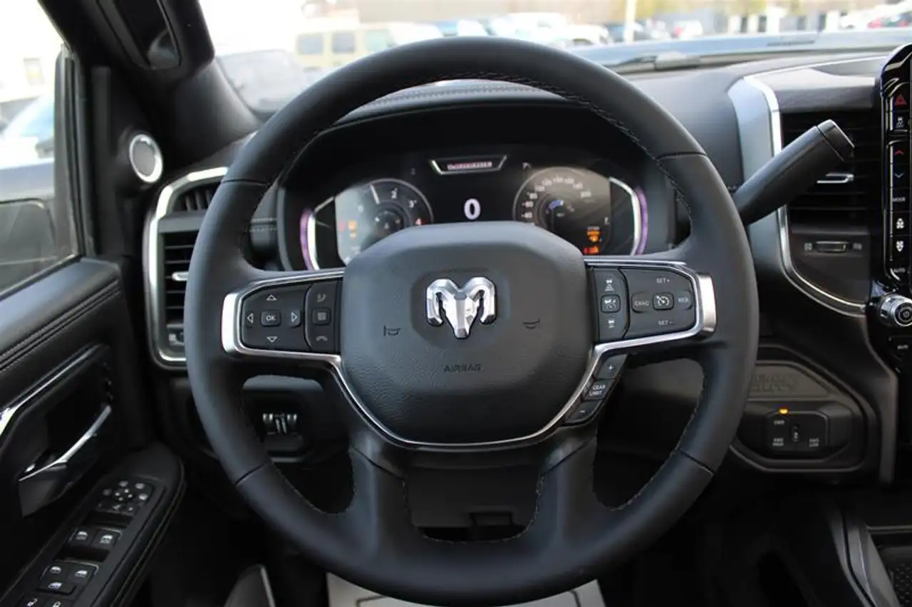 RAM 2500 снимка RAM 2500