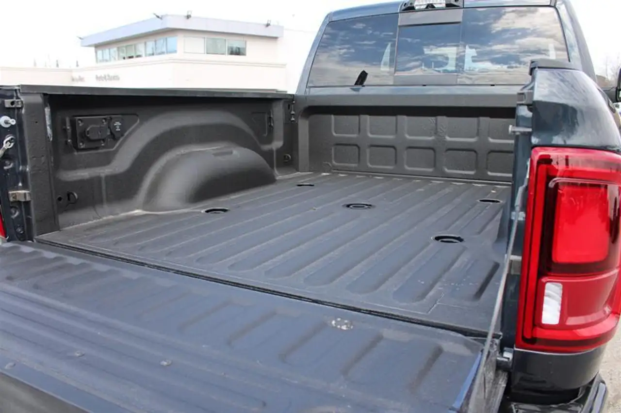 RAM 2500 снимка RAM 2500
