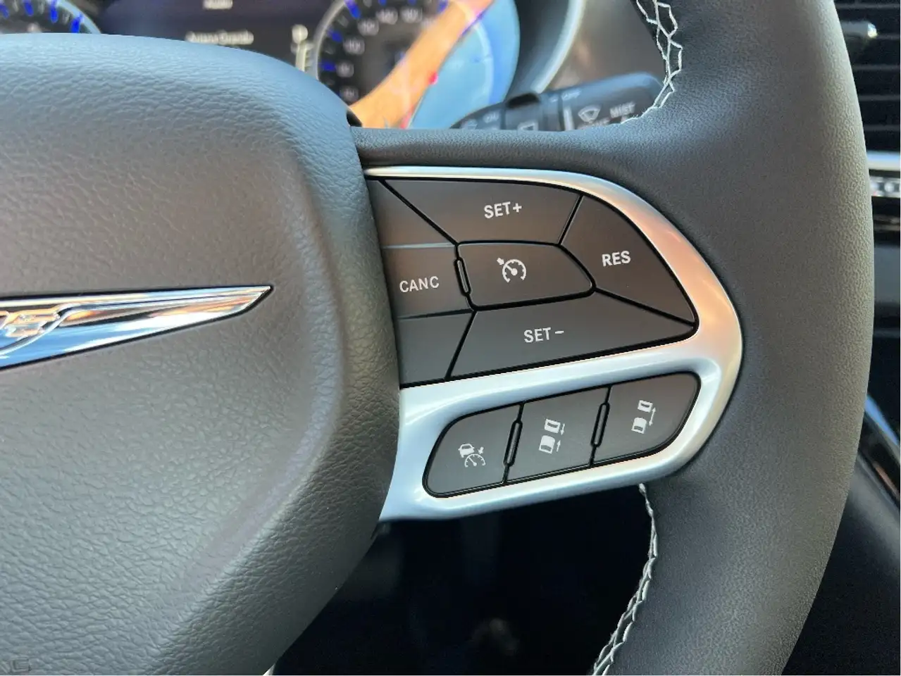Chrysler Grand Caravan photo Chrysler Grand Caravan