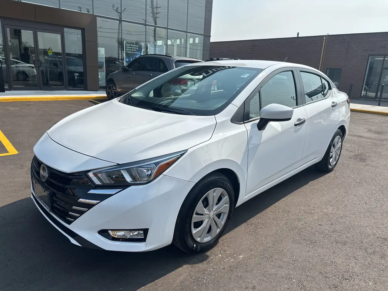 Nissan Versa снимка Nissan Versa