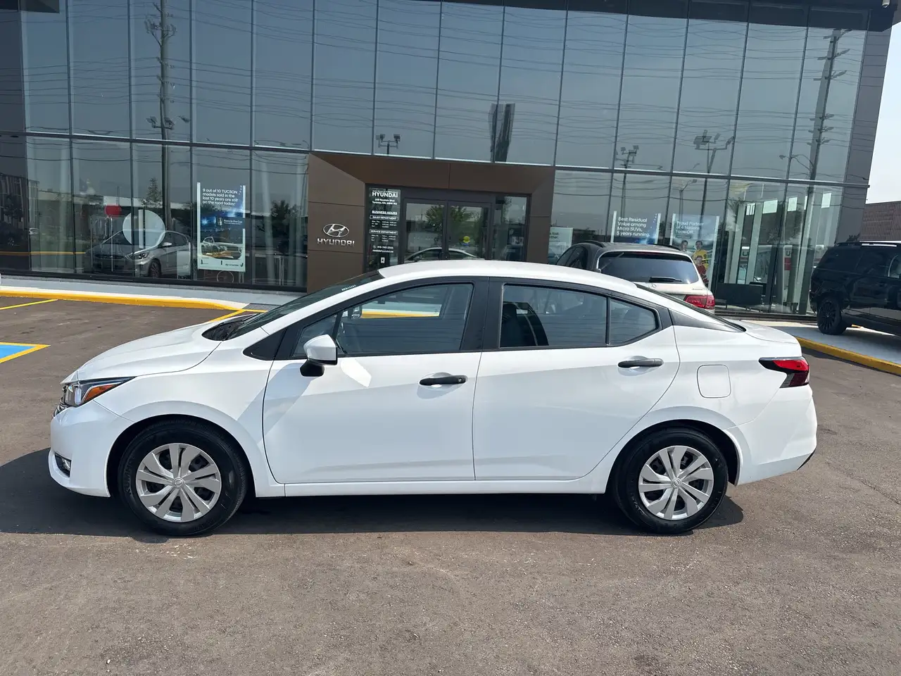 Nissan Versa снимка Nissan Versa