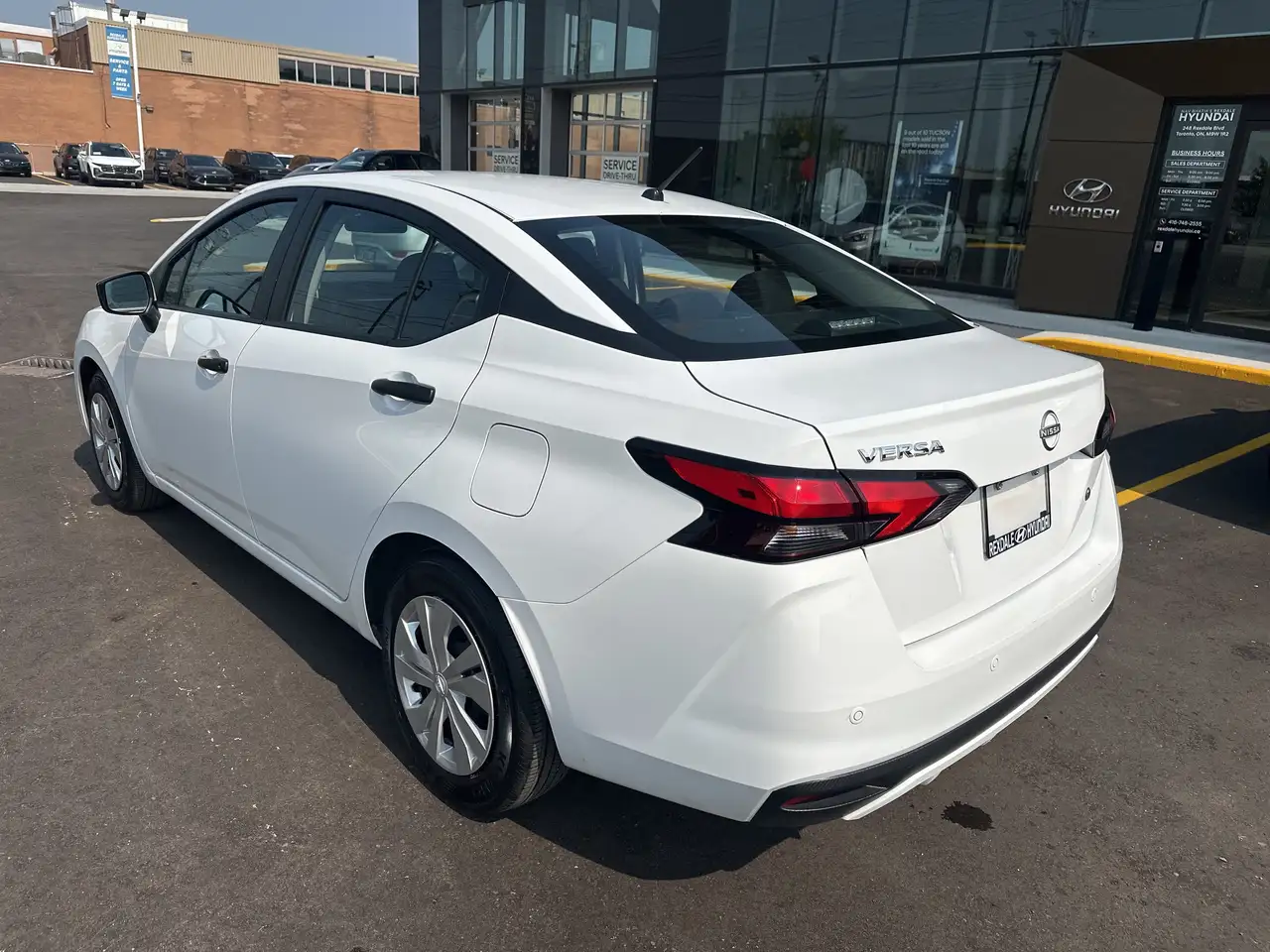 Nissan Versa снимка Nissan Versa