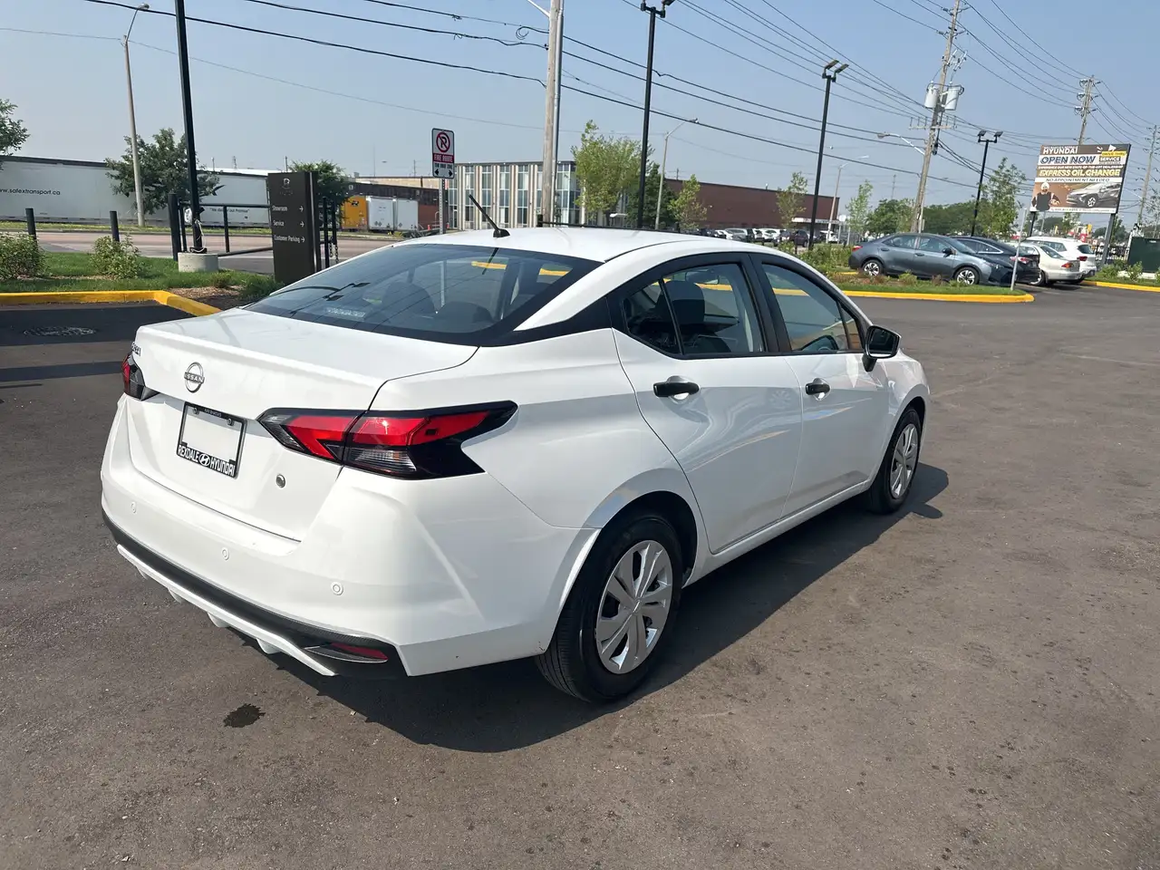 Nissan Versa снимка Nissan Versa