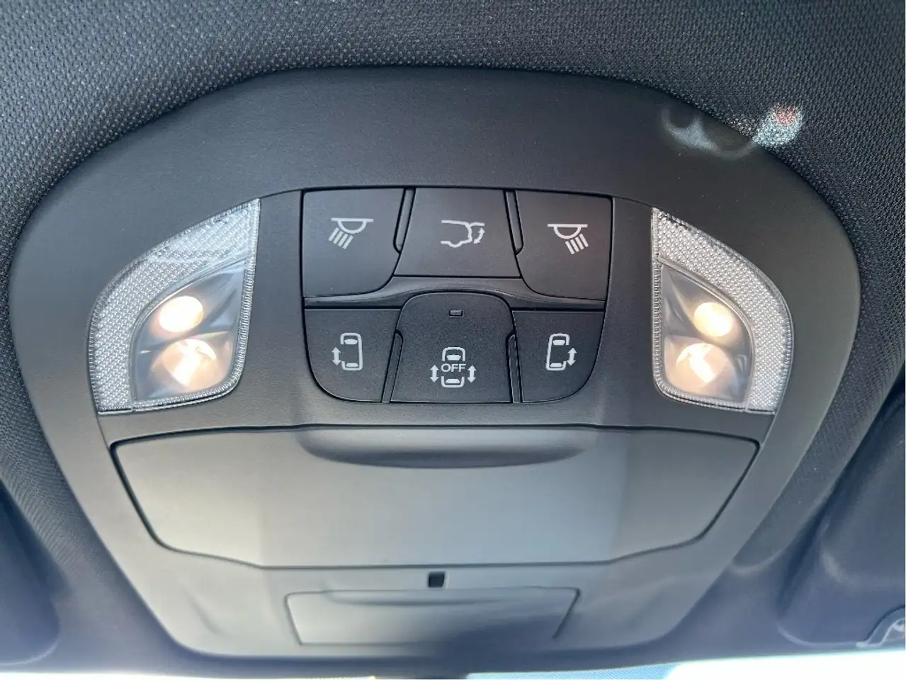 Chrysler Grand Caravan photo Chrysler Grand Caravan