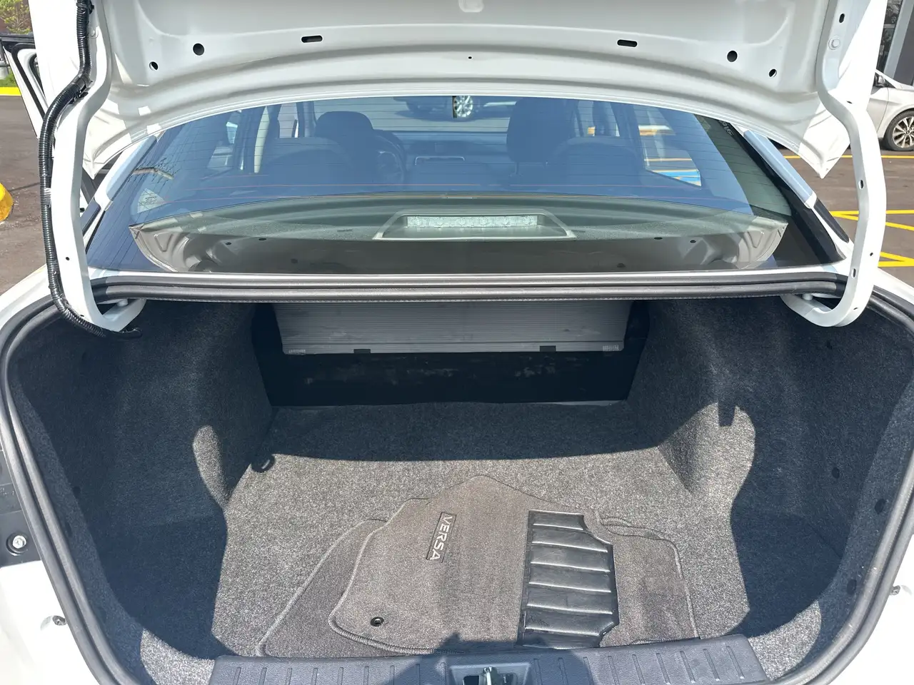 Nissan Versa снимка Nissan Versa