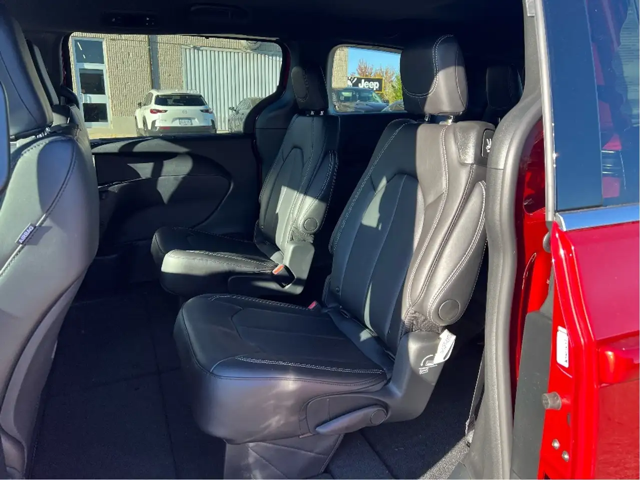 Chrysler Grand Caravan photo Chrysler Grand Caravan