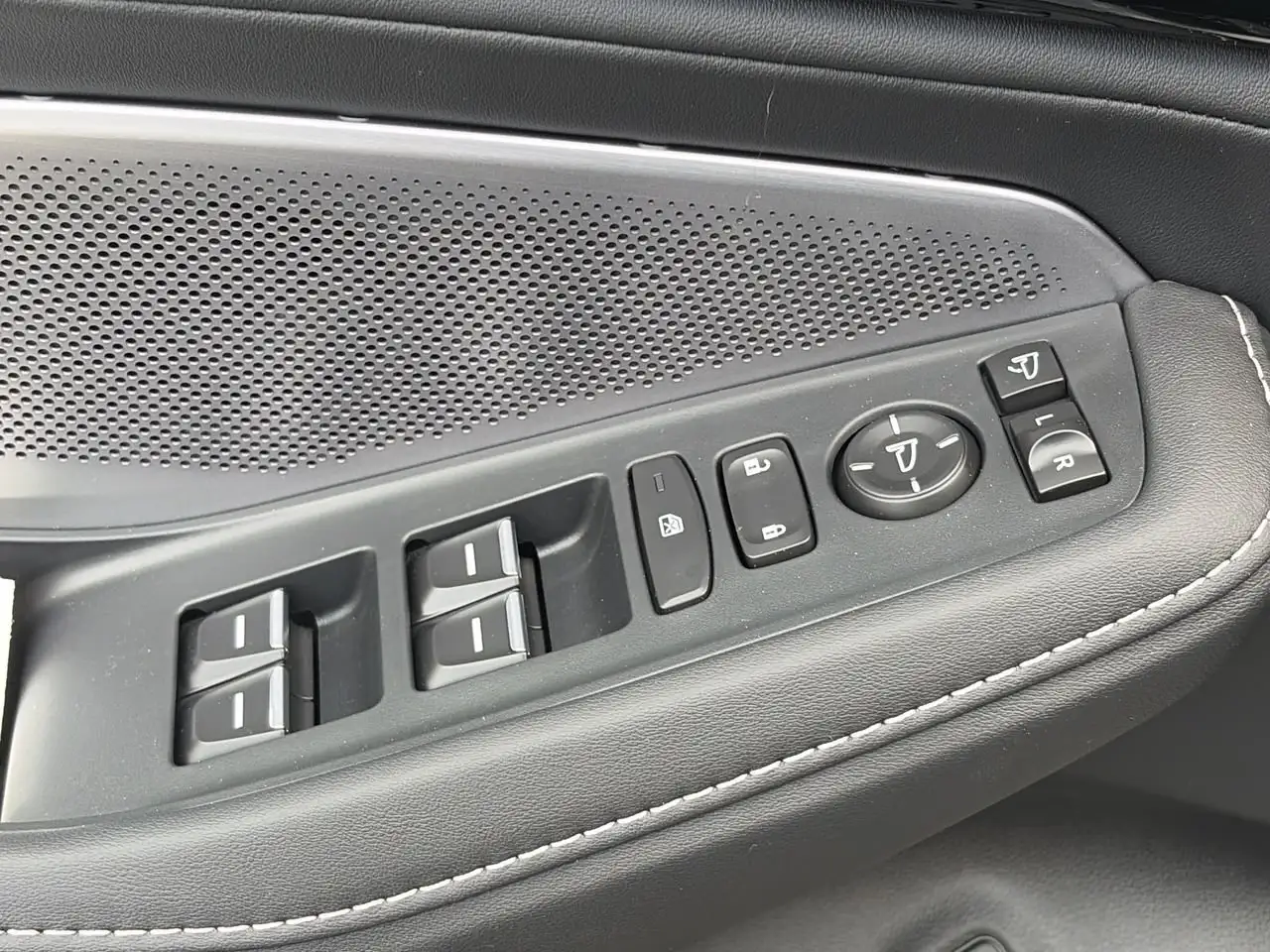 Acura MDX снимка Acura MDX
