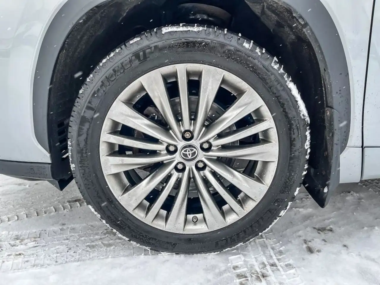 Toyota Highlander снимка Toyota Highlander