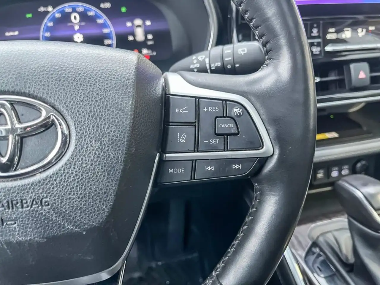 Toyota Highlander снимка Toyota Highlander
