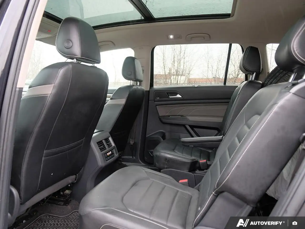 Volkswagen Atlas снимка Volkswagen Atlas