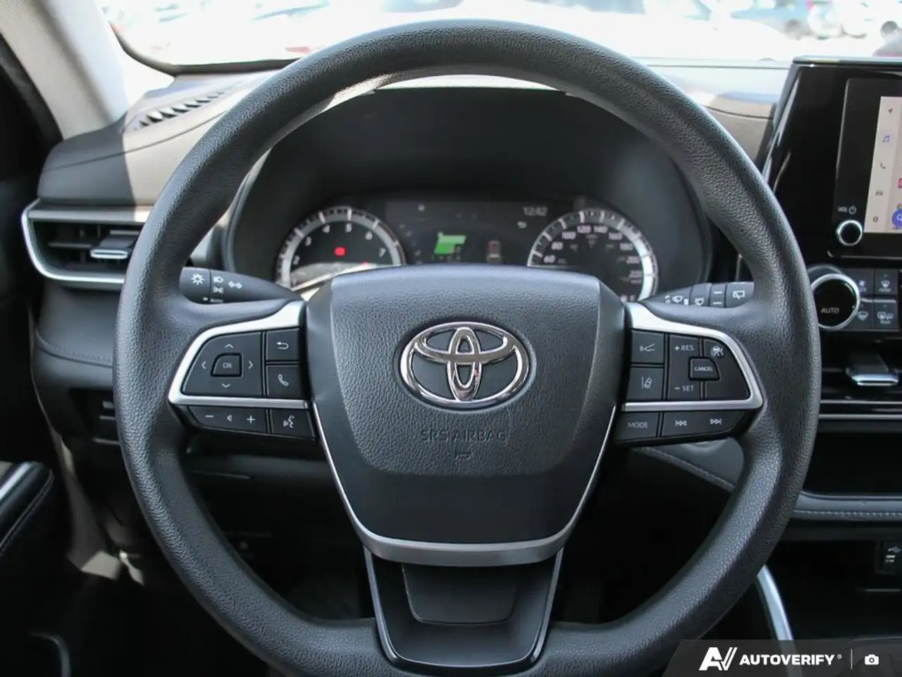 Toyota Highlander снимка Toyota Highlander