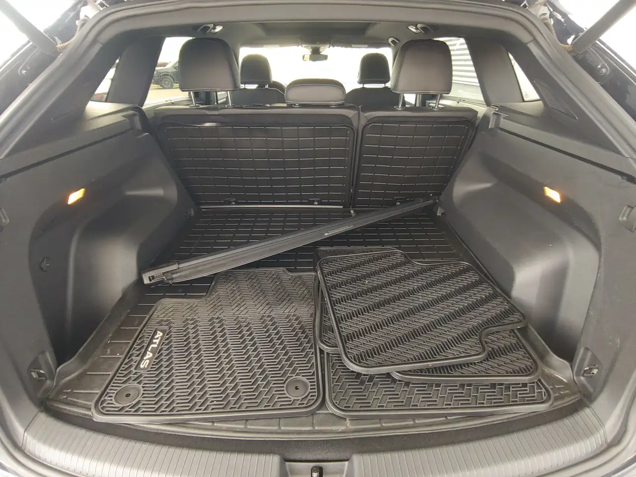 Volkswagen Atlas снимка Volkswagen Atlas