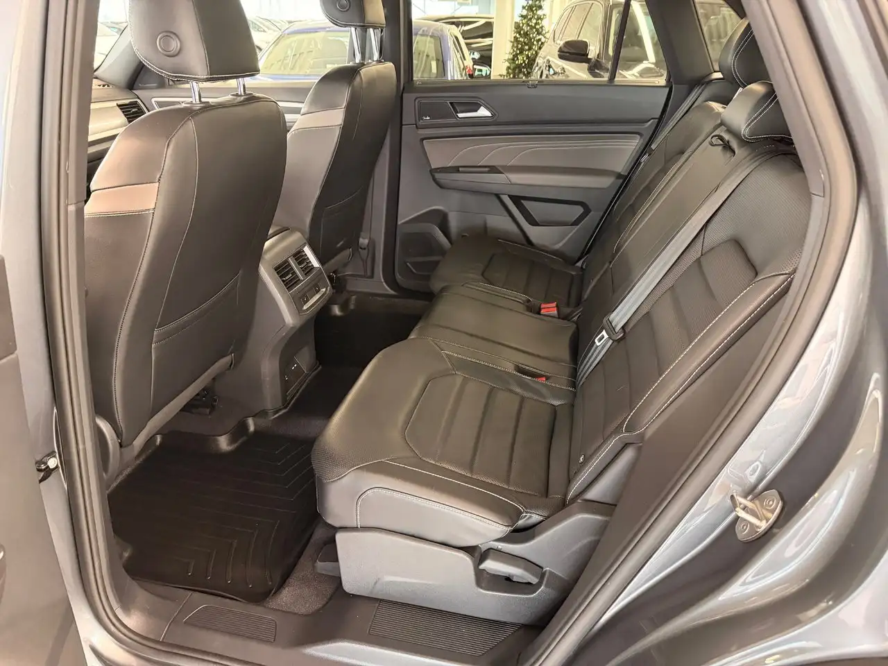 Volkswagen Atlas снимка Volkswagen Atlas