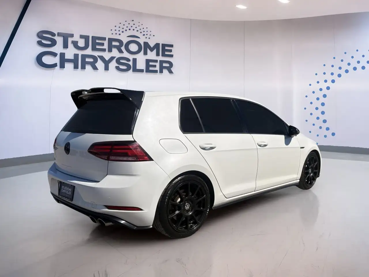 Volkswagen Golf R снимка Volkswagen Golf R