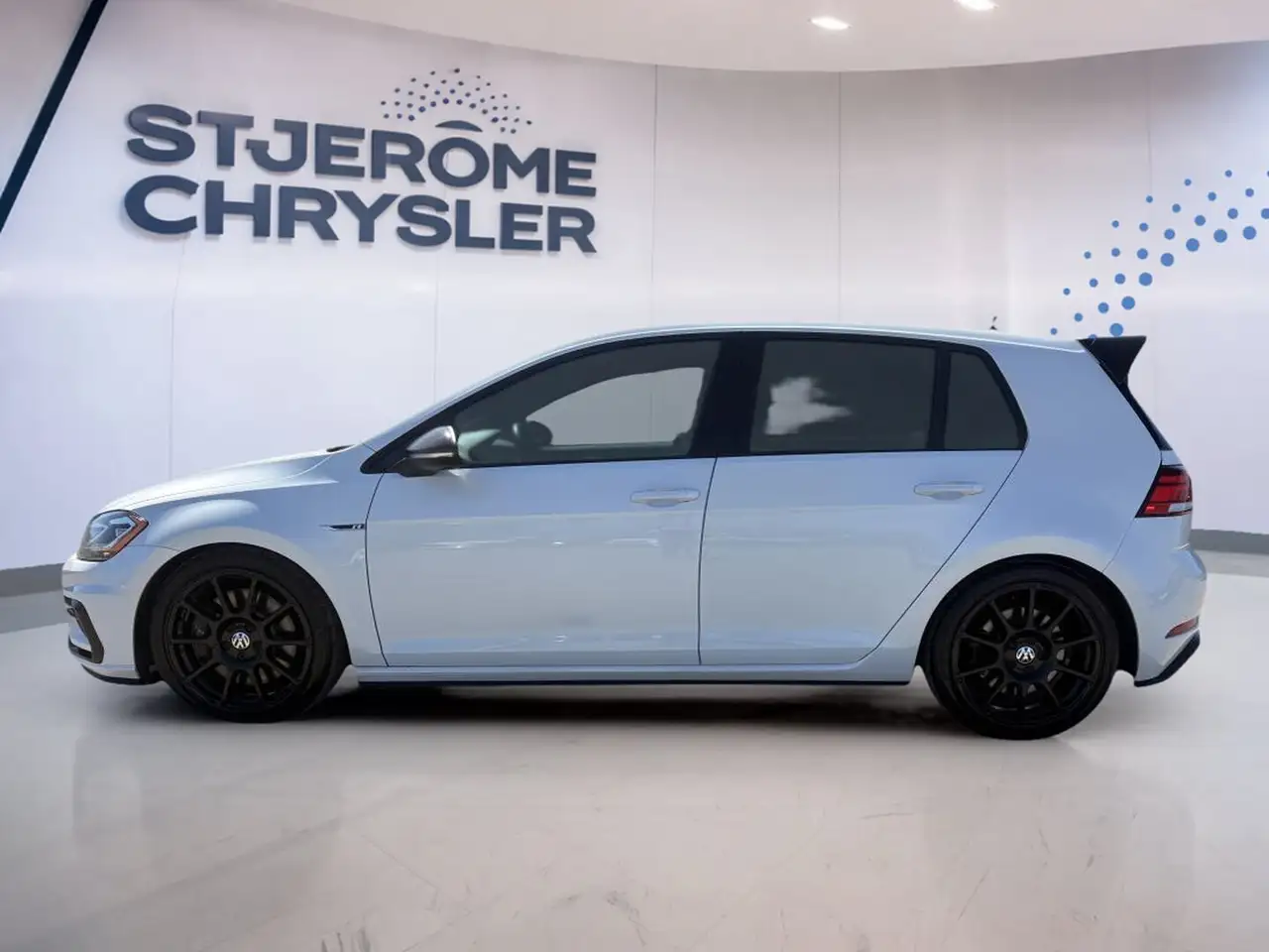 Volkswagen Golf R снимка Volkswagen Golf R