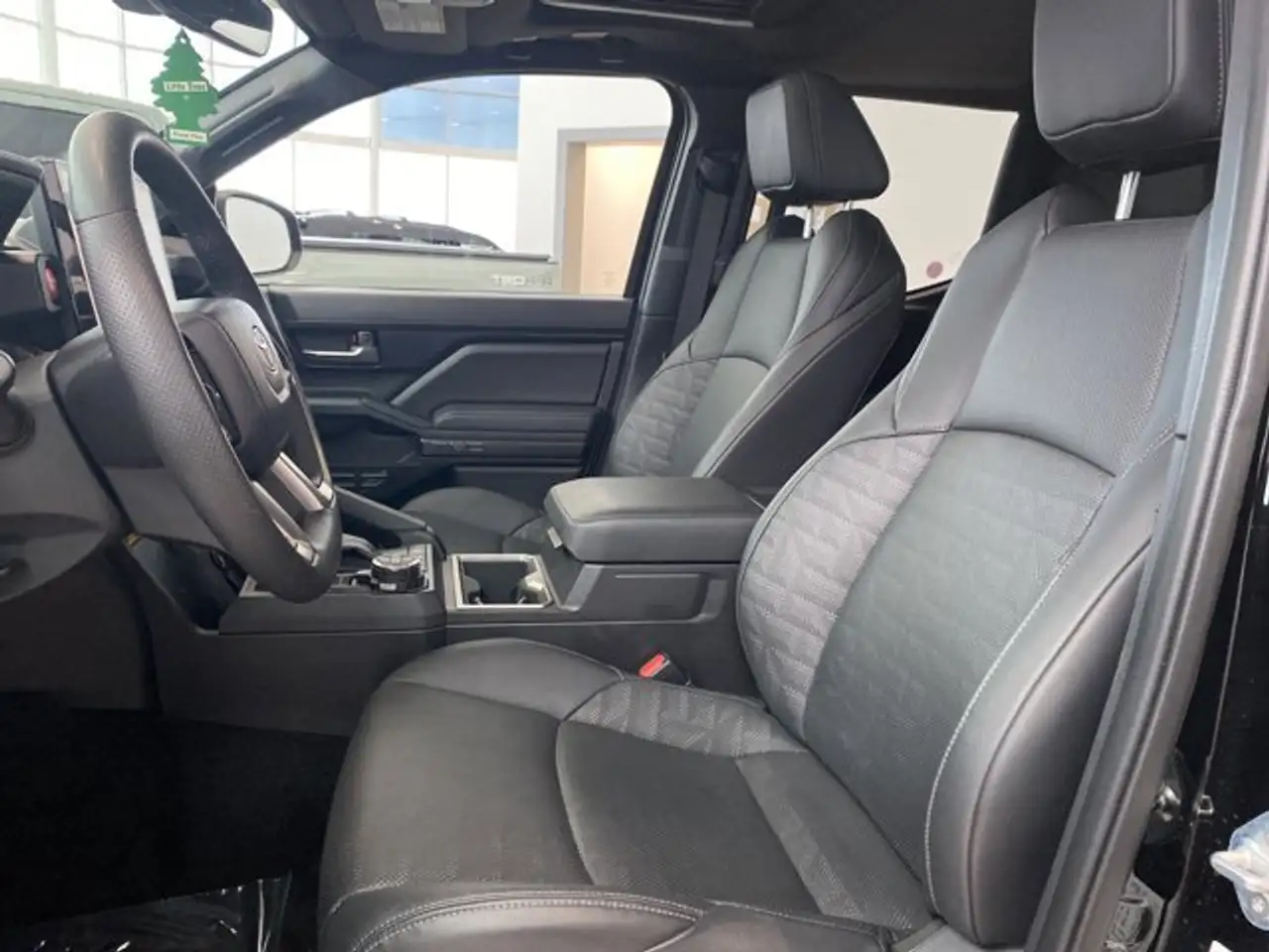 Toyota Tacoma снимка Toyota Tacoma