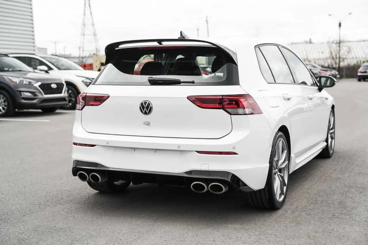Volkswagen Golf R снимка Volkswagen Golf R